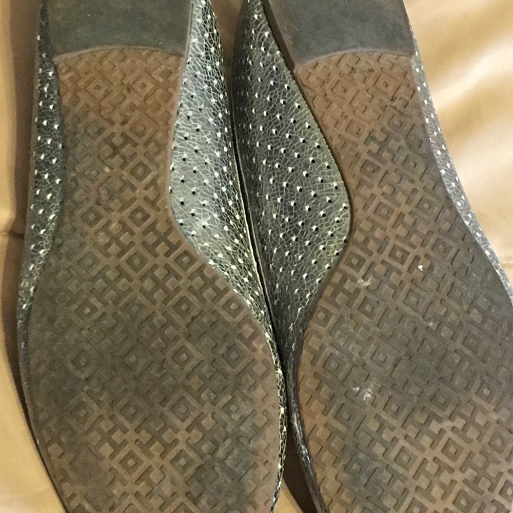 TORY BURCH USED REVA PEWTER FLATS - Picture 5 of 6